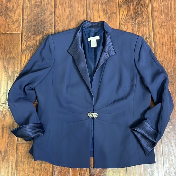 Sunny Choi Formal Violet Blazer - made in Canada - Picture 2 of 10